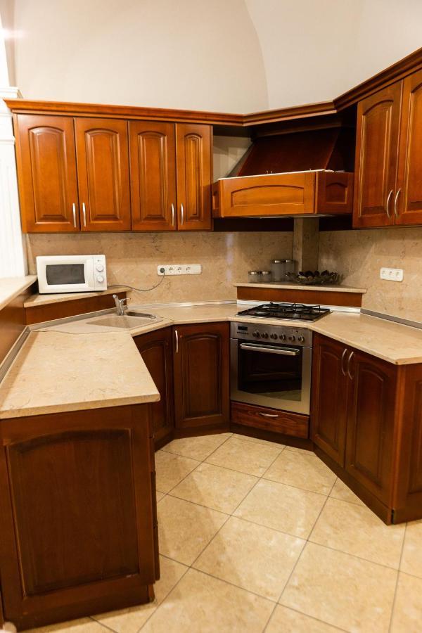Luxury Downtown 3 Bedroom Apartment By Synagoge With Beautiful View Budapeste Exterior foto