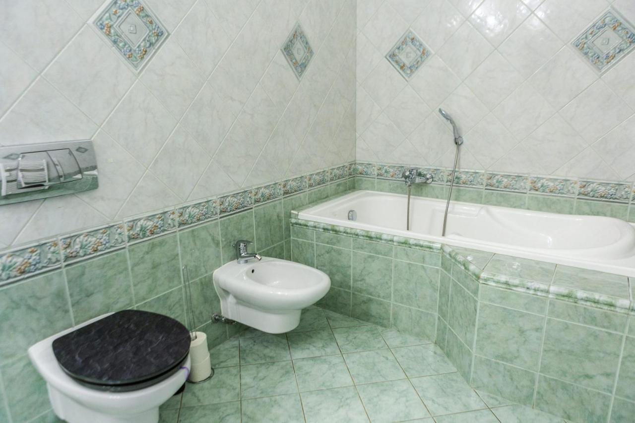 Luxury Downtown 3 Bedroom Apartment By Synagoge With Beautiful View Budapeste Exterior foto