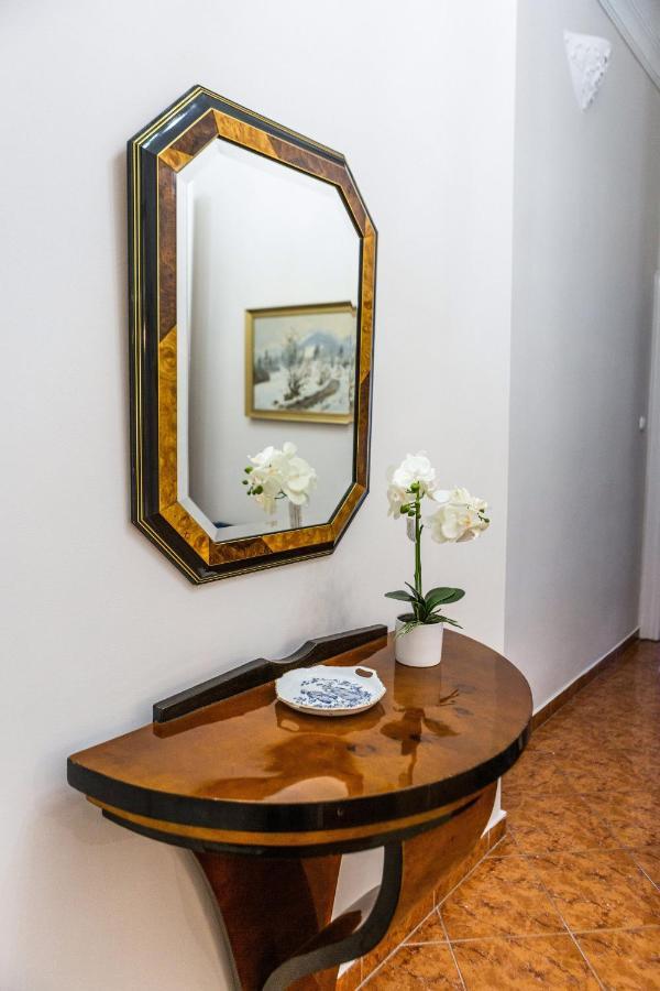Luxury Downtown 3 Bedroom Apartment By Synagoge With Beautiful View Budapeste Exterior foto