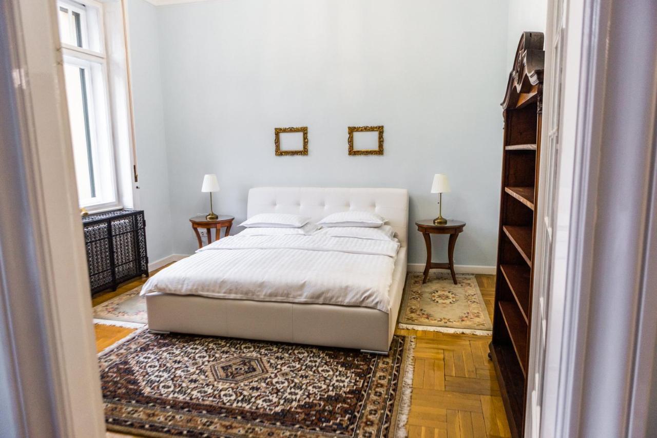 Luxury Downtown 3 Bedroom Apartment By Synagoge With Beautiful View Budapeste Exterior foto