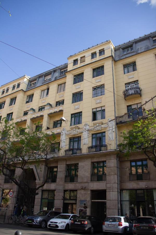 Luxury Downtown 3 Bedroom Apartment By Synagoge With Beautiful View Budapeste Exterior foto