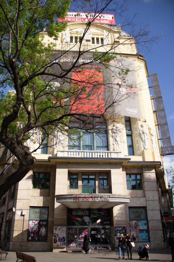 Luxury Downtown 3 Bedroom Apartment By Synagoge With Beautiful View Budapeste Exterior foto